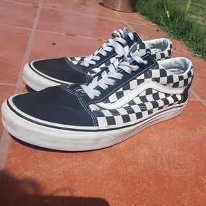 Van's old skool checkerboard skate shoe